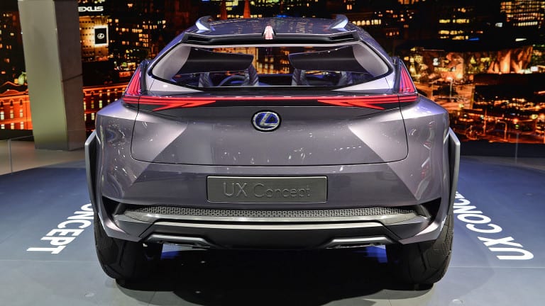 Lexus UX 2018 года Lexus UX 2018 года
