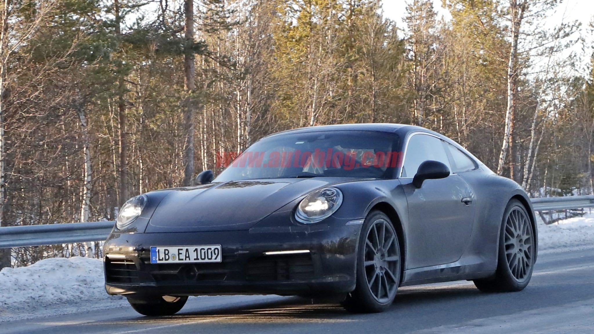 Новые шпионские фото Porsche 911 2019