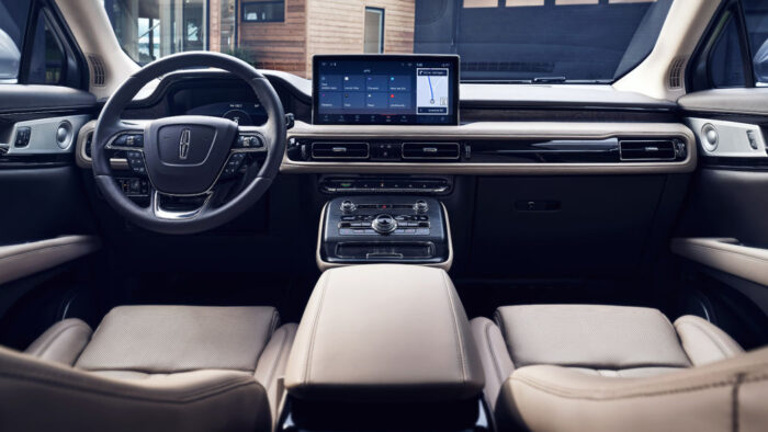 Lincoln Nautilus 2021 <img loading=